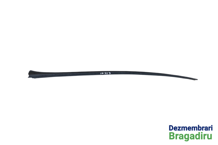 Ornament exterior parbriz dreapta Cod: 1K0854320F 1K0854320F Volkswagen VW Golf 5 [2003 - 2009] Hatchback 3-usi 1.9 TDI 6DSG (105 hp) Cod motor: BKC, Cod cutie: HLH, Cod culoare: LA6Q