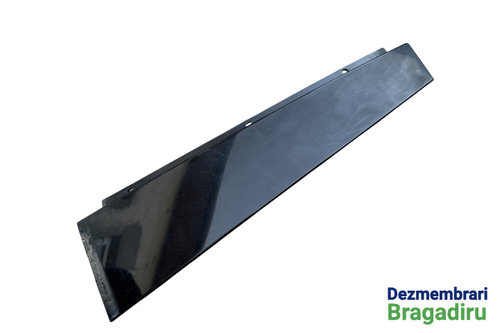 Ornament exterior spre spate usa spate stanga Cod: 5E9839903 5E9839903 Skoda Octavia 3 [2013 - 2017]...