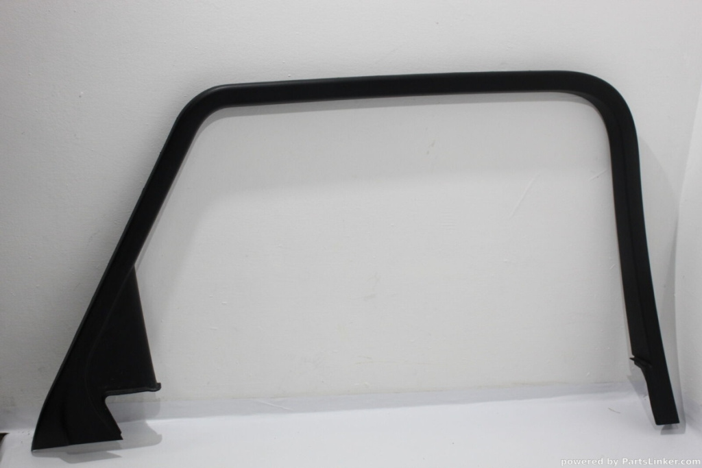 Ornament geam stanga spate AUDI A4 IV Avant (8K5, B8) [ 2007 - 2015 ] TDI (CAGA, CJCA, CMEA, CMFA) 105KW|143HP VAG OEM 8K9867671