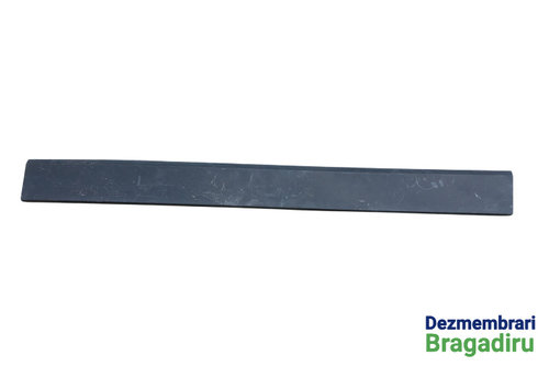 Ornament haion inferior Land Rover Discovery 3 [2004 - 2009] SUV 2.7 TD AT (190 hp) Cod motor: 276DT