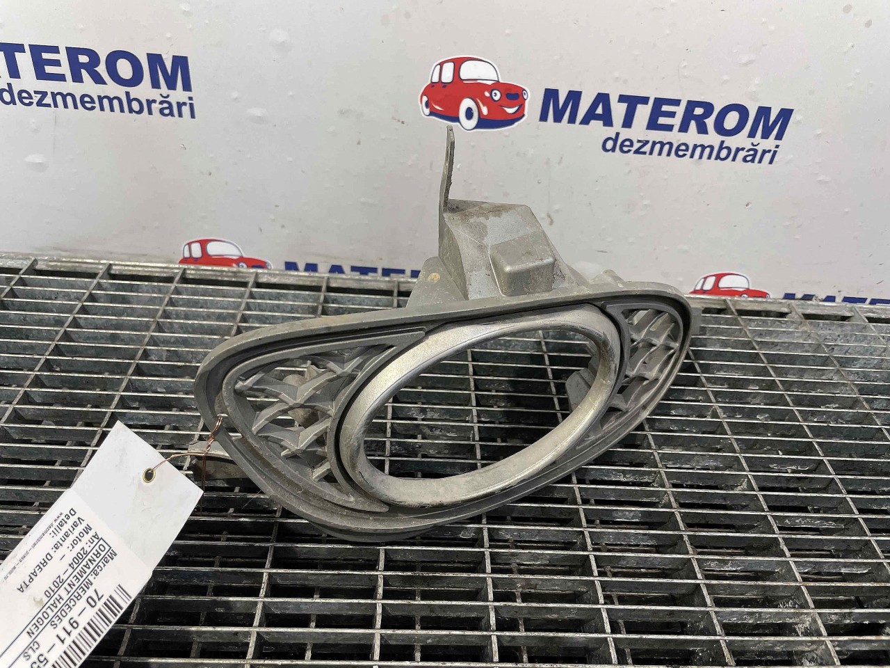ORNAMENT HALOGEN MERCEDES CLS CLS - - (2004 2010)