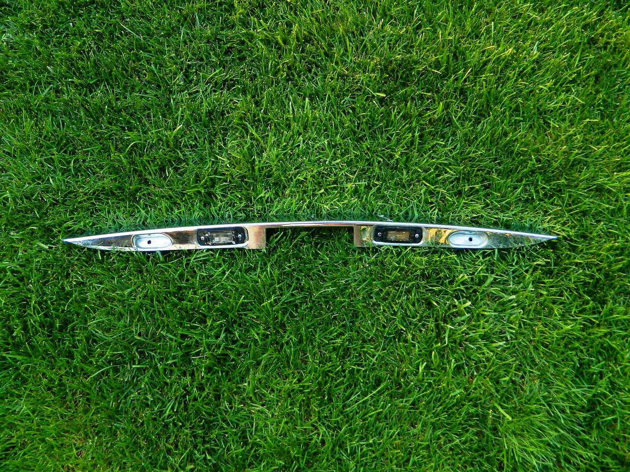 Ornament hayon Mercedes ML W164 cod A1647401093