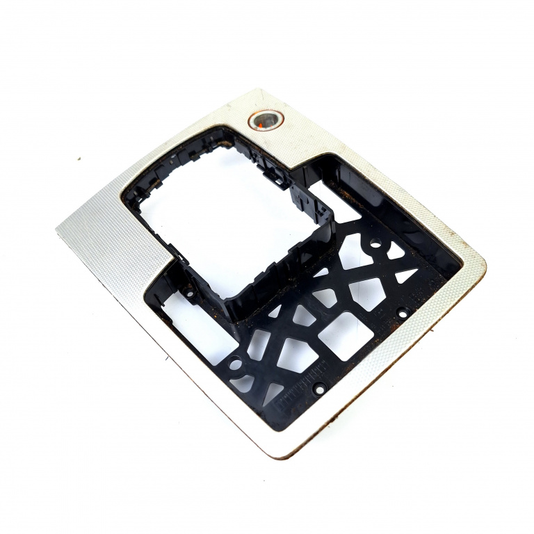 Ornament Interior Audi Q7 (4L) 2006-2015 3.0 Tdi Bug Motorina Consola Centrala 4L0919609N, 4L0919609Ns, 92028905, 4L0-919-609-N, 4L0-919-609-Ns Preh