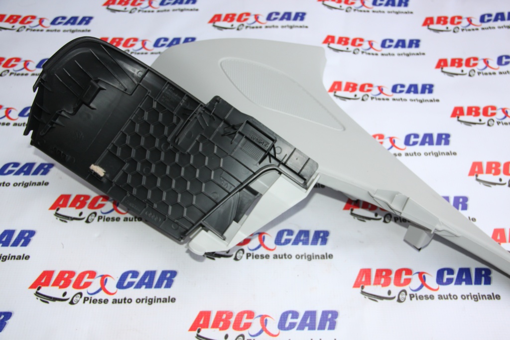 Ornament interior dreapta Audi Q3 8U cod: 8U0867246 model 2014