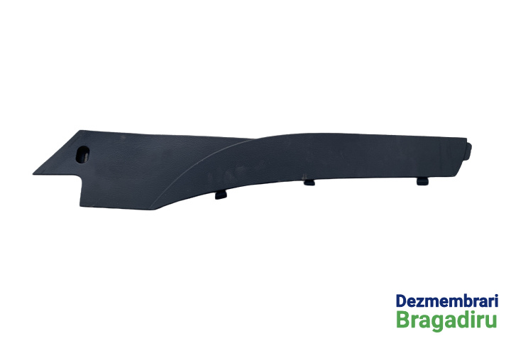 Ornament interior dreapta cal mijloc Cod: 3C2863046 Volkswagen VW Passat B7 [2010 - 2015] Variant wagon 5-usi 1.6 MT (105 hp) CULOARE - LK7X
