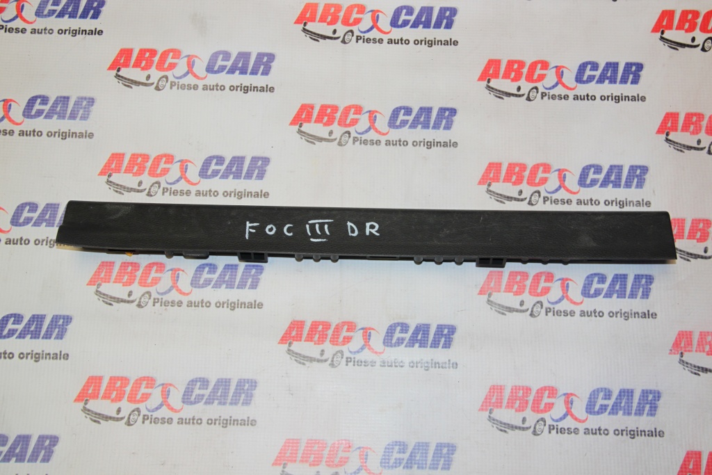 Ornament interior dreapta Ford Focus 3 model 2012 cod: BM51-A13200