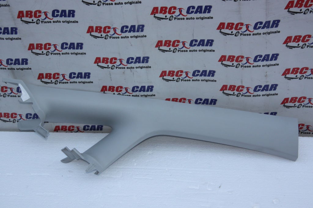 Ornament interior parbriz dreapta VW Caddy 2K cod: 2K0867234B model 2013