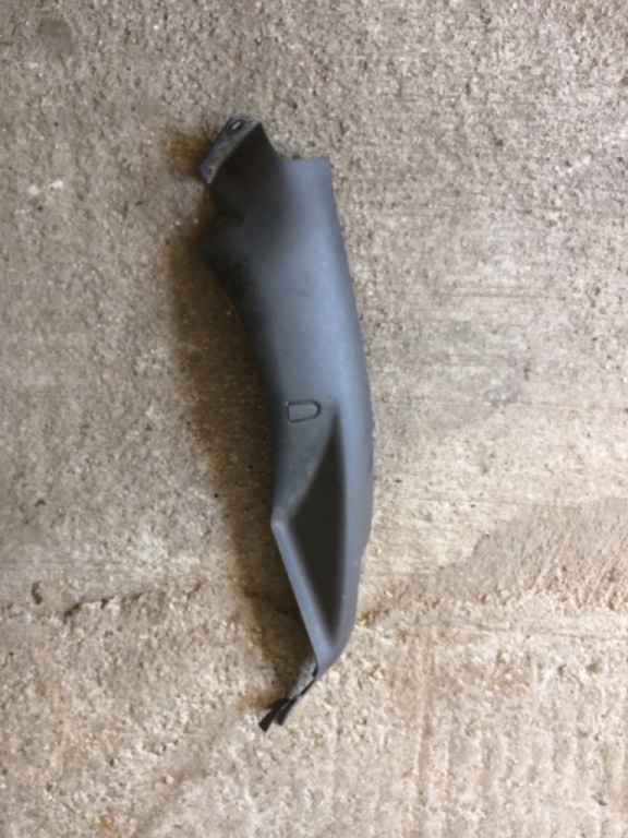Ornament interior pasaj roata dreapta spate Volkswagen Bora [1998 - 2005] Sedan 1.6 16V MT (105 hp) (1J2)