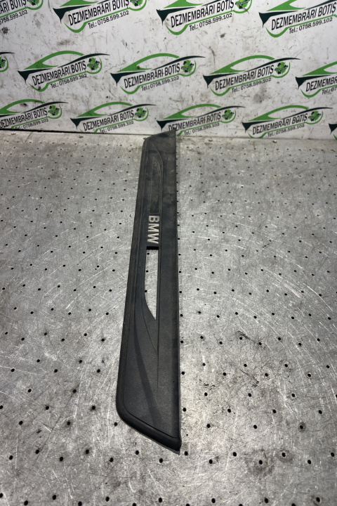 Ornament interior prag spate stanga 575509 13 CH BMW Seria 5 F10 [2009 - 2013] Sedan 520 d MT (184 hp)