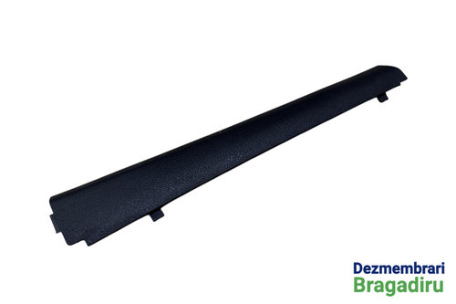 Ornament interior stanga fata Cod: 1K0868223A 1K0868223A Volkswagen VW Golf 6 [2008 - 2015] Hatchbac...