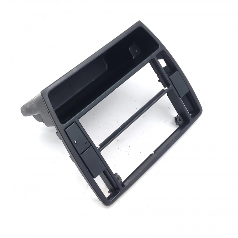 Ornament Interior Vw Passat B5, B5.5 1996-2005 1.9 Tdi Awx Motorina Radio Ceas Bord 3B0858069K, 841709
