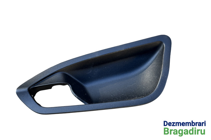 Ornament maner deschidere din interior usa spate stanga Cod: 7270975 7270975 BMW Seria 1 F20/F21 [2011 - 2015] Hatchback 5-usi 120d MT (184 hp) Pachet M Cod motor: N47D20C