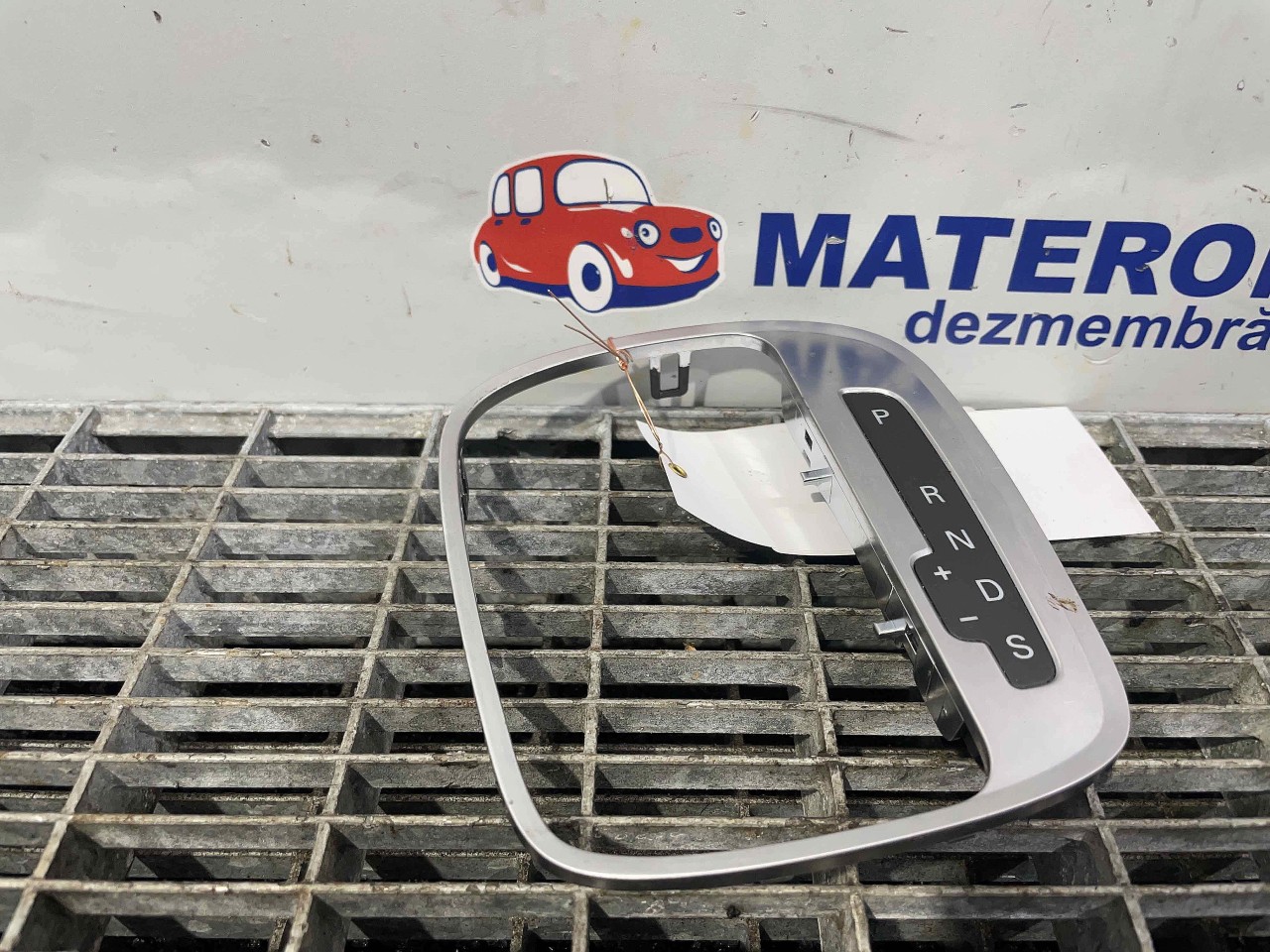 ORNAMENT MANETA SCHIMBATOR AUDI Q3 Q3 - - (2011 2015)