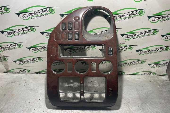 Ornament Mercedes-Benz Vito W638 [1996 - 2003] Mixto minivan 4-usi 108 CDI AT (82 hp)