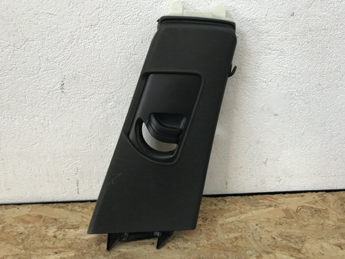 Ornament negru stalp dreapta mijloc Audi A5 2.0TFSI 211cp sedan 2010 (8T8867294)