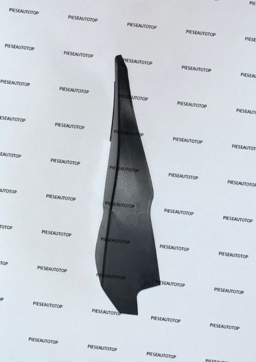 Ornament Obturator parbriz dreapta Dacia Jogger 2022-2024 NOU 668221816R OE