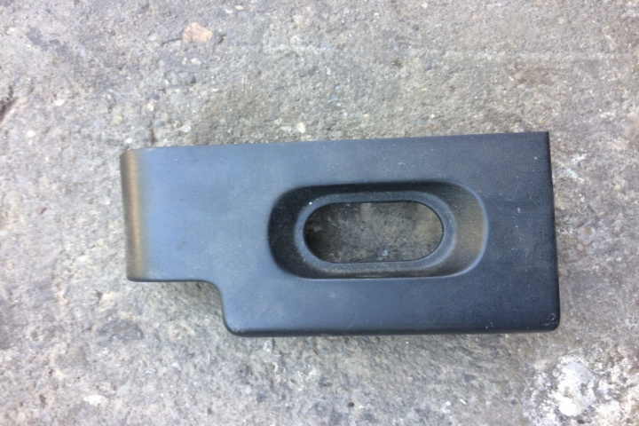 Ornament Ornament buton geam usa spate dreapta Land Rover Freelander [facelift] [2003 - 2006] Crossover 5-usi 1.8 MT (117 hp) (LN) 16V 18K4F