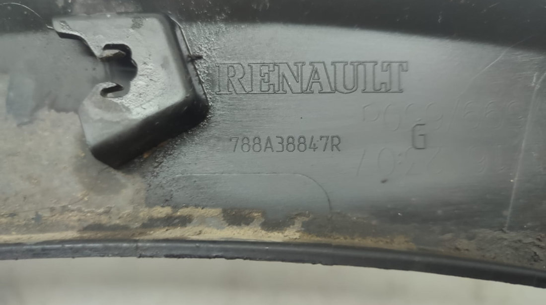 Ornament overfender aripa dreapta spate 788A38847RG Renault Captur [2013 - 2017] 1.5 dci K9K646