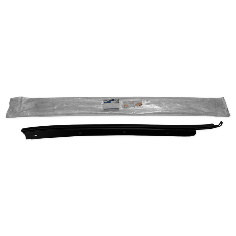 Ornament Parbriz Dreapta Oe Ford 6176491