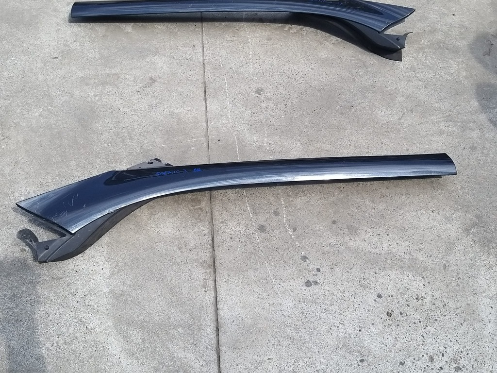 Ornament parbriz dreapta renault scenic 3 768340002rb