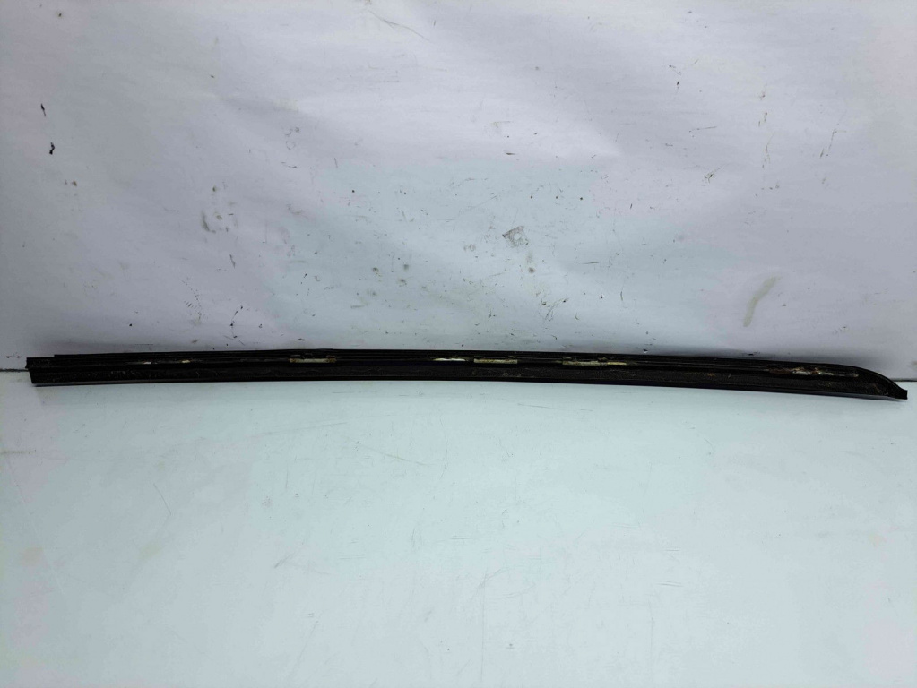 Ornament parbriz stanga Bmw 5 (E60) [Fabr 2004-2010] 7045447