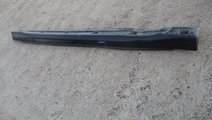 ORNAMENT PLASTIC / PRAG DREAPTA OPEL VECTRA C FAB....