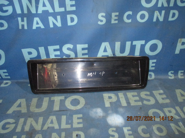 Ornament portbagaj Audi A8; 4D0853465B (suport numar)