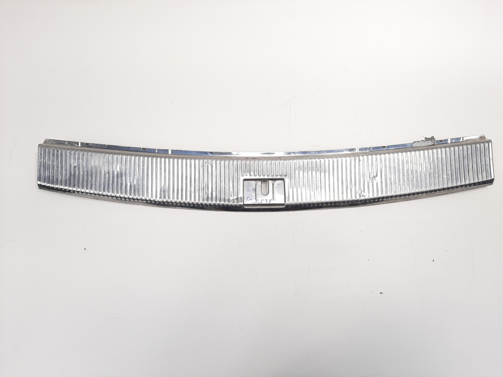 Ornament portbagaj, cod 7L6863459B, VW Touareg (7LA, 7L6) (id:476677)