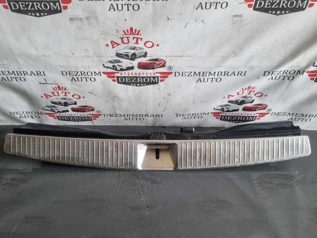 Ornament portbagaj cromat Mercedes-Benz C-Class T-modell (S204) cod A2046900087