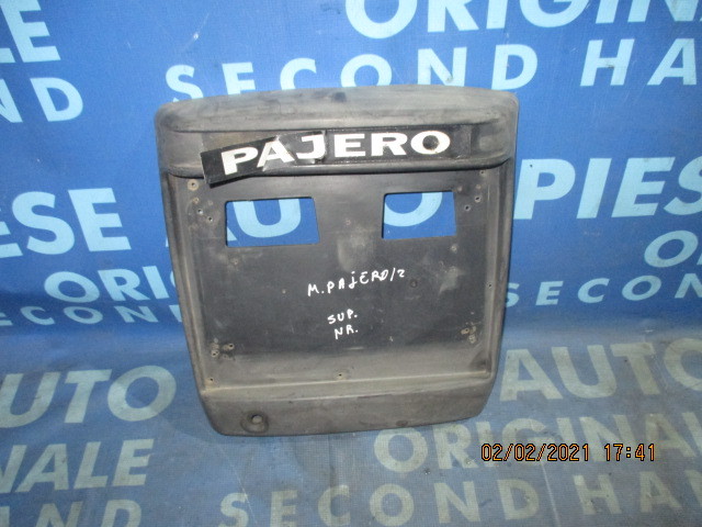 Ornament portbagaj Mitsubishi Pajero 2001; MR410841