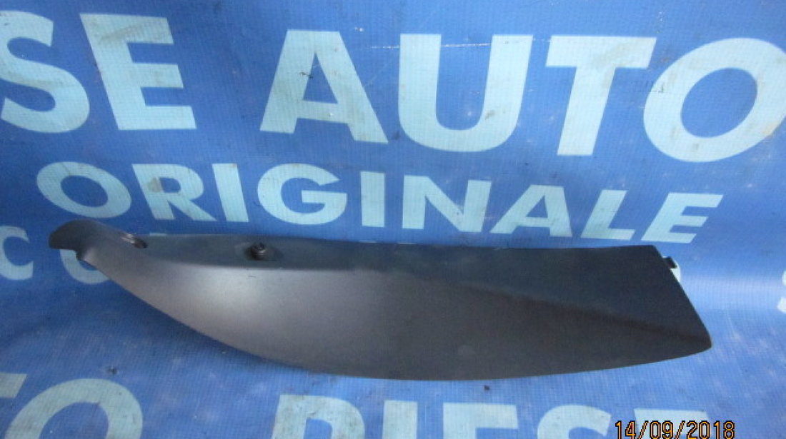 Ornament portbagaj Renault Clio ;  8200325412 // 8200325413