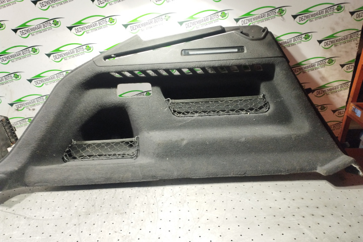 Ornament portbagaj stanga spate 4M8.863.879 B Audi Q8 [2018 - 2022] Crossover