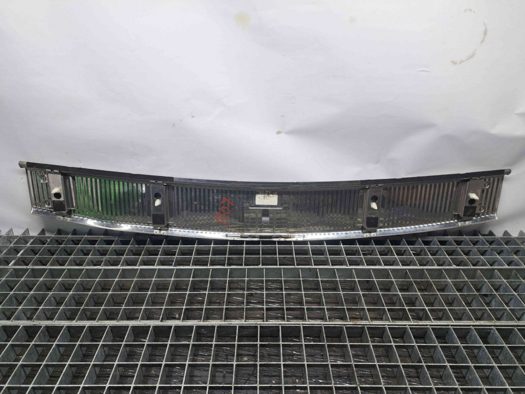 Ornament portbagaj Volkswagen Touareg (7LA, 7L6) [Fabr 2003-2010] 7L6863459E