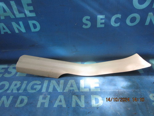 Ornament prag BMW F07 ; 9138918 (3 picioruse rupte) (interior spate)