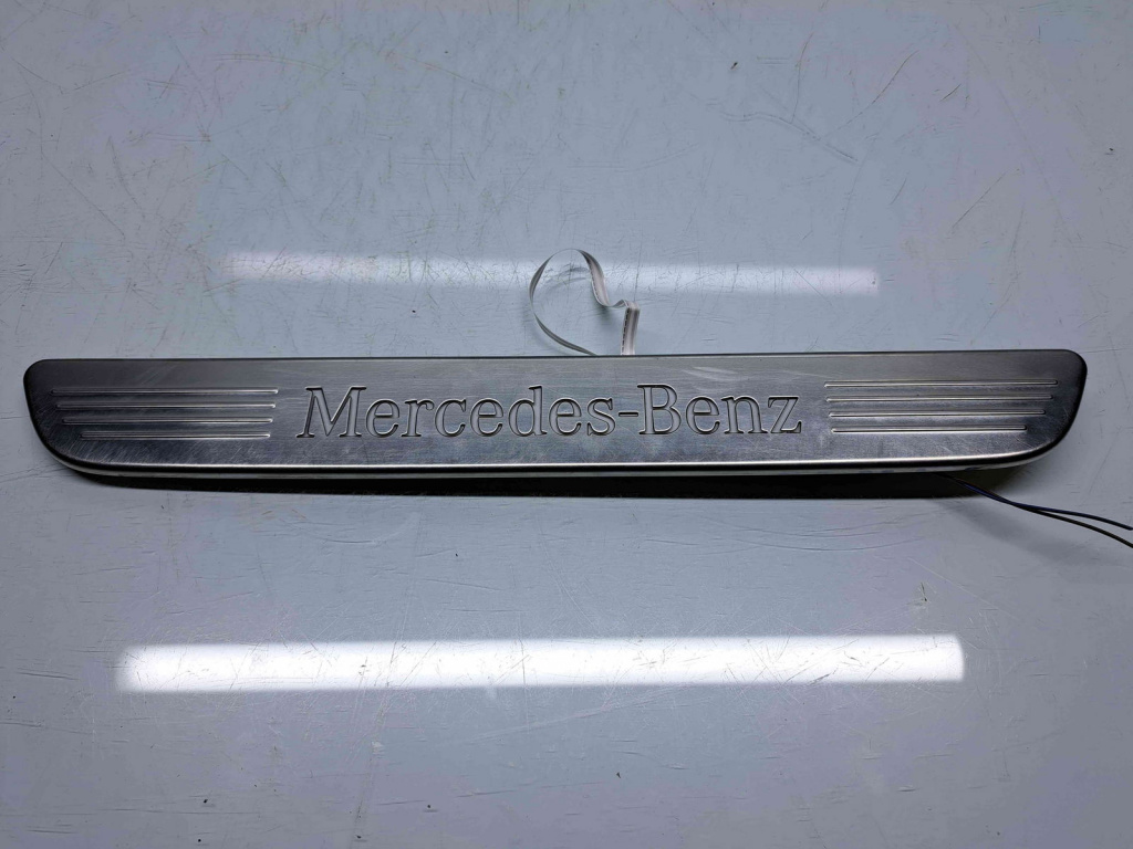 Ornament prag dreapta fata Mercedes Clasa C (W205) [Fabr 2014-prezent] A2056807003
