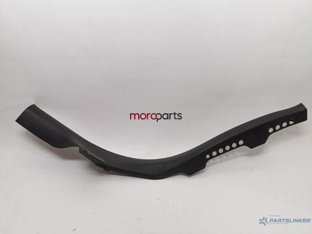 Ornament prag pasageri dreapta fata AUDI A4 IV (8K2, B8) [ 2007 - 2015 ] TDI (CAGB, CJCB, CSUB) 100KW|136HP VAG OEM 8K0867768A