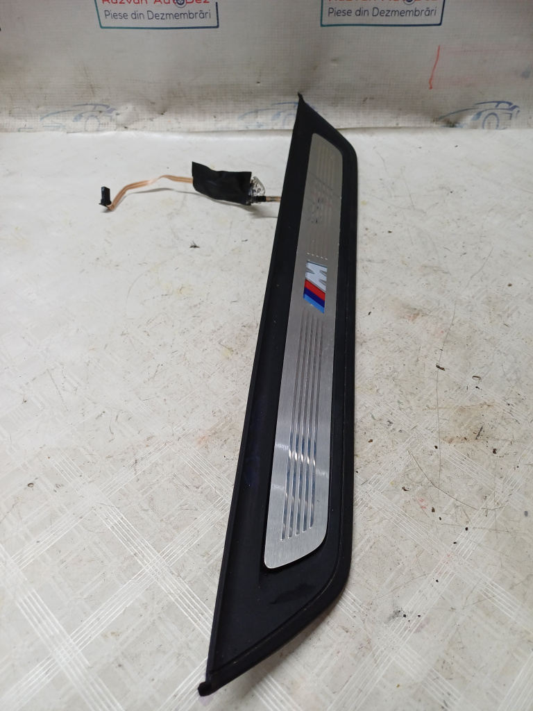 Ornament prag stanga BMW Seria 5 G30 - Motorina 2019, 8061056