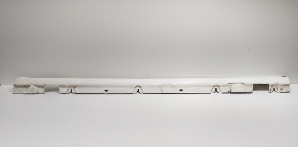 Ornament prag stanga, cod A2056900140, Mercedes Clasa C (W205) (id:691603)
