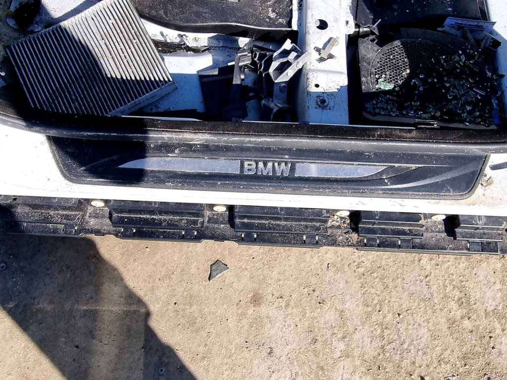 Ornament prag stanga fata Bmw 5 (F10) [Fabr 2011-2016] 2.0 N47D20 160KW / 218CP