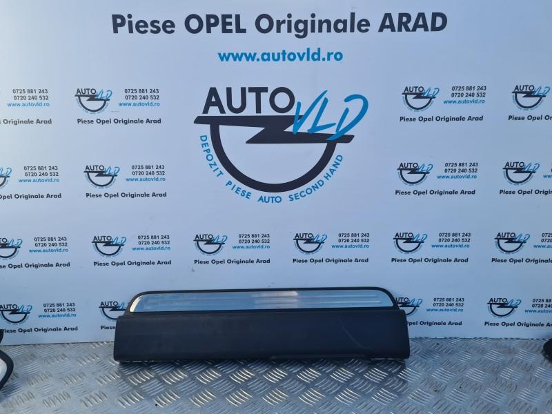 Ornament prag usa dreapta fata Opel Antara 2006-2010 96630459