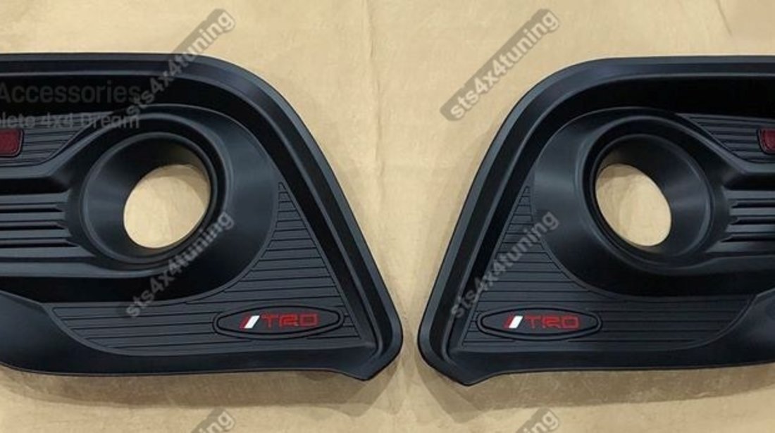 ORNAMENT PROIECTOARE NEGRE MATTE TOYOTA HILUX REVO 2016-2020 [V6] [TRD LOOK]