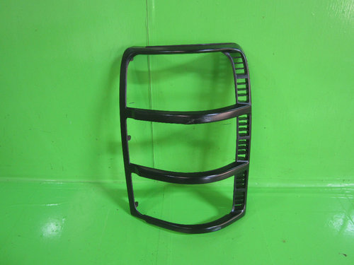 ORNAMENT / PROTECTIE STOP / LAMPA DREAPTA MITSUBISHI PAJERO 2 4x4 FAB. 1991 - 1999 ⭐⭐⭐⭐⭐