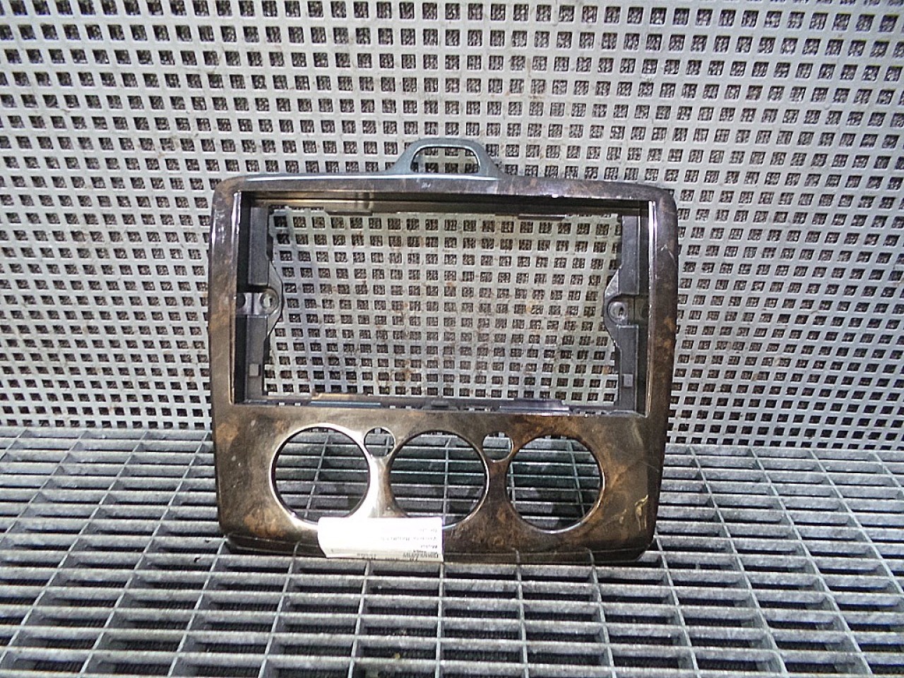 ORNAMENT RADIO CD FORD FOCUS - - (2004 2008)
