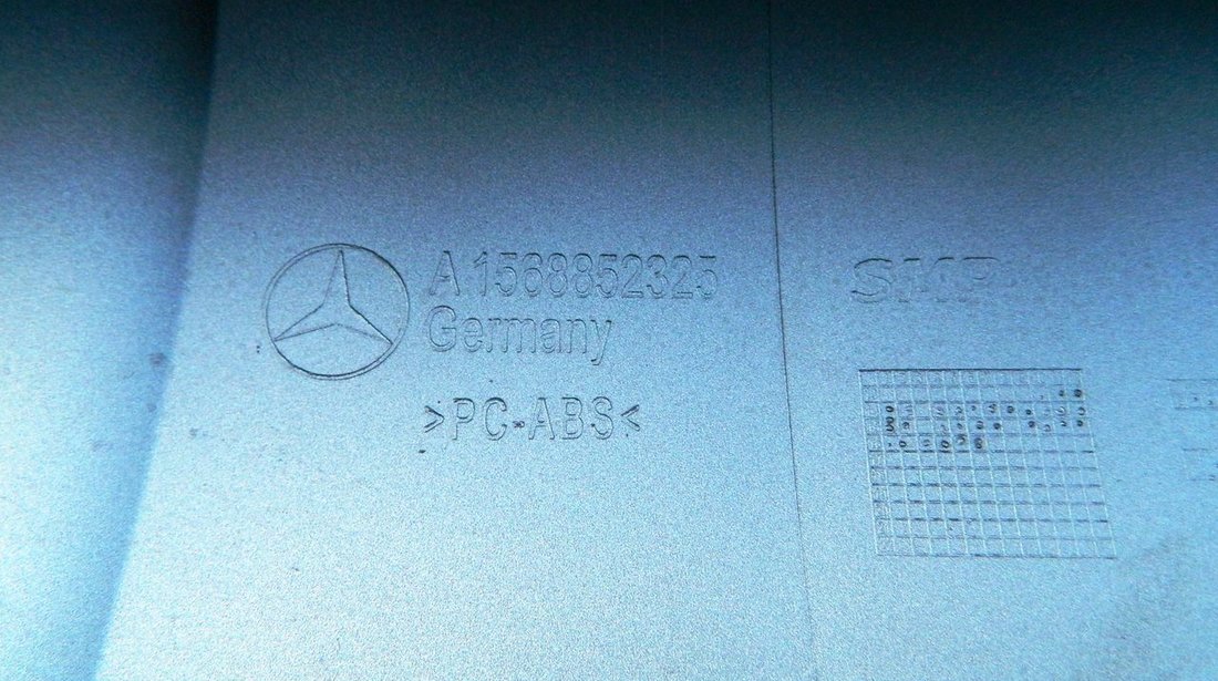 Ornament spoiler bara fata Mercedes GLA X156 AMG cod A1568852325