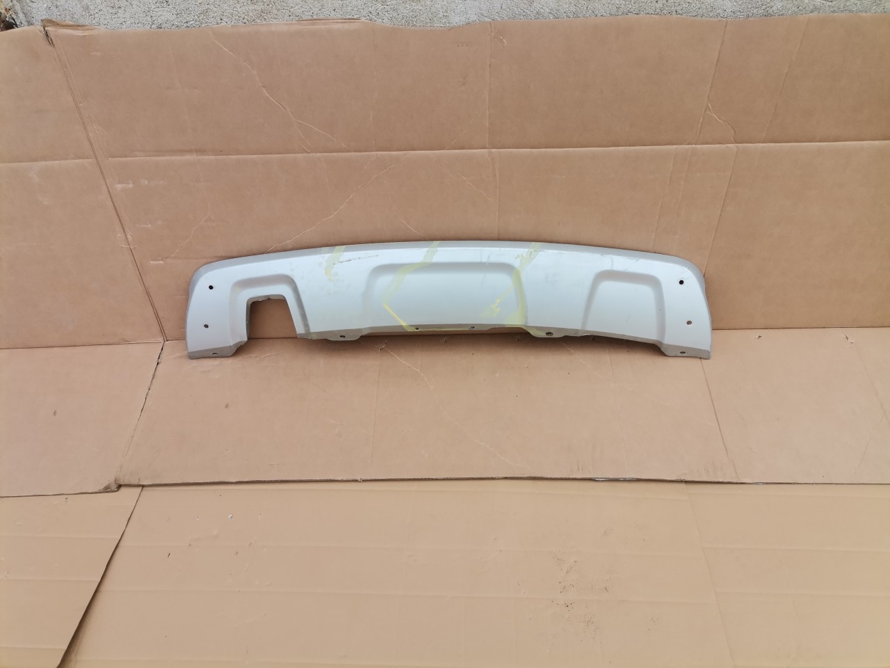 Ornament Spoiler bara spate Dacia Duster (2013-2015) difuzor spate cod 850706169R