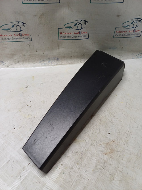 Ornament Stalp Central Dreapta Dacia Sandero 3 1.0 Benzina 2022, 768183421R