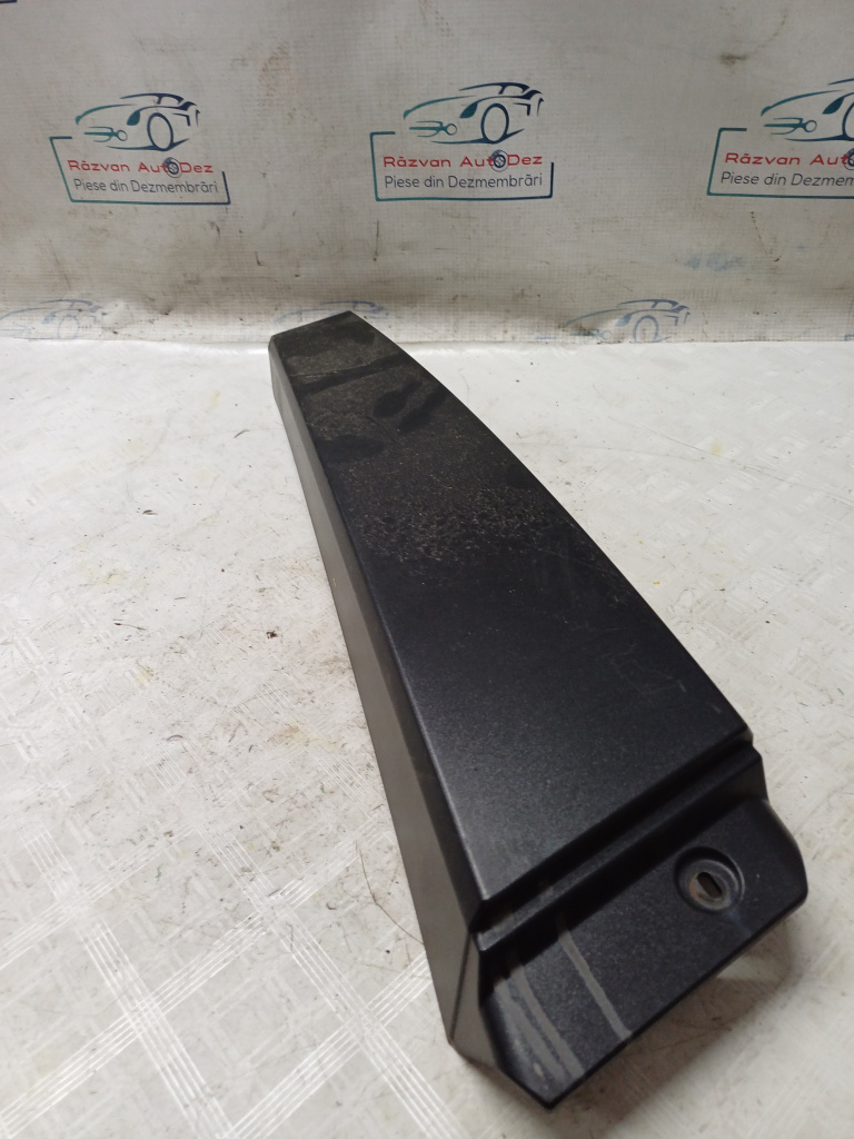 Ornament Stalp Central Stanga Dacia Sandero 3 - Benzina 2022, 768191080R