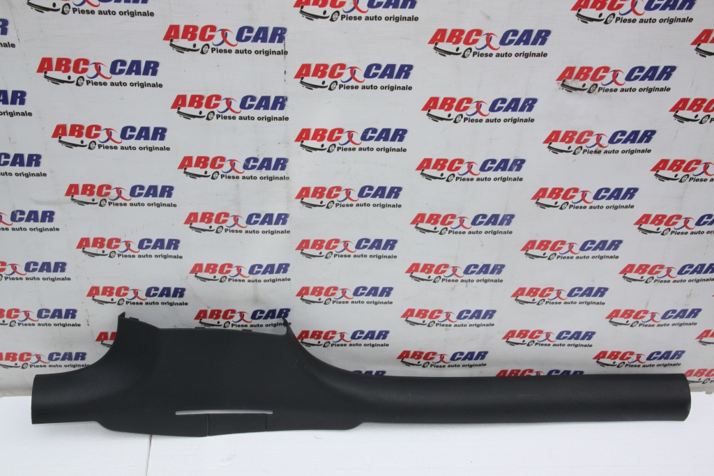 Ornament stalp interior stanga Audi A3 8V Limuzina cod: 8V5853905A model 2017