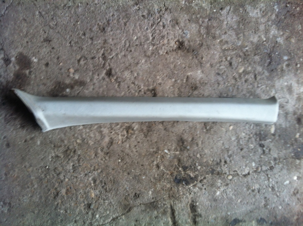 Ornament stalp parbriz dr Opel Vectra A [1988 - 1995] Sedan 1.6 MT (75 hp) (86_ 87_)