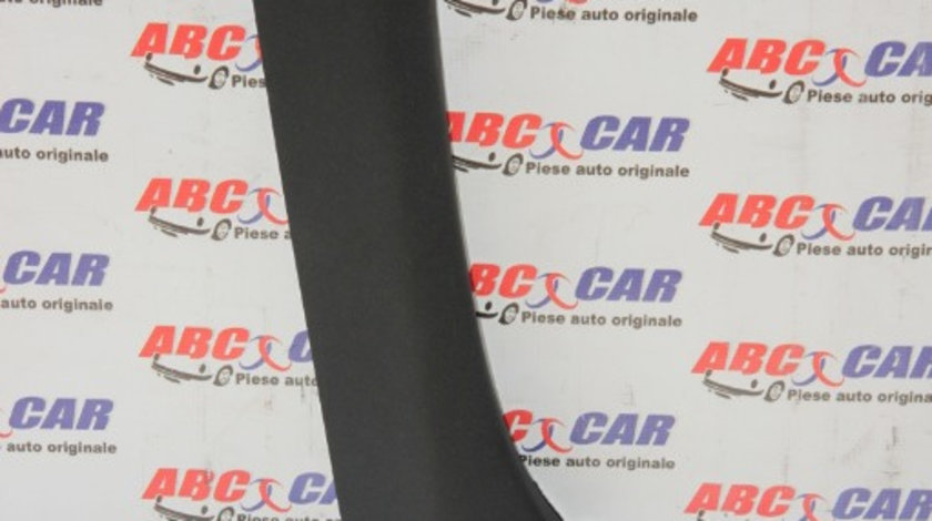 Ornament stalp parbriz negru dreapta Audi Q7 4M cod: 4M0867234 2016-prezent